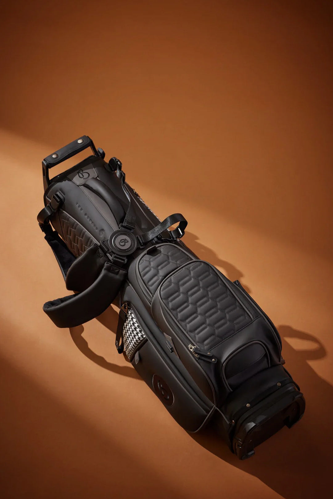 The Bunker Club Driver Series Golf Bag / Black Edition